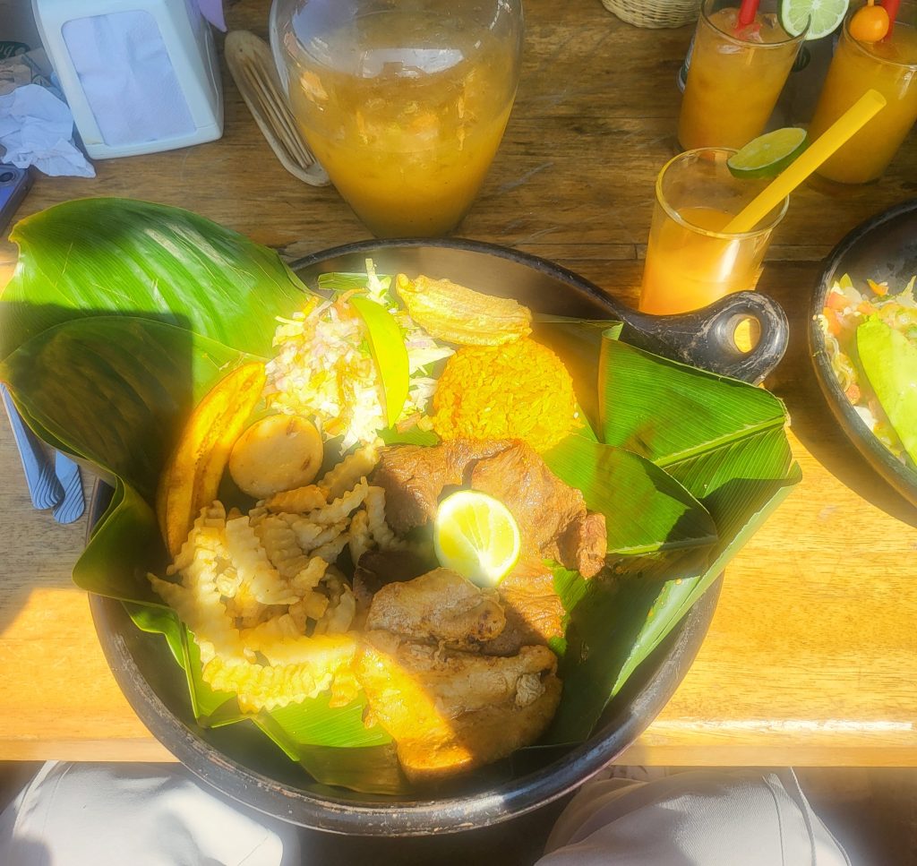 Degusta la gastronomía de Antioquia, asado de 2 carnes