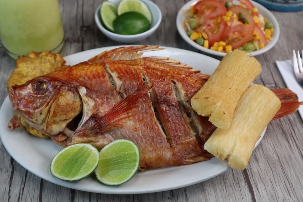 Plato de mojarra asada